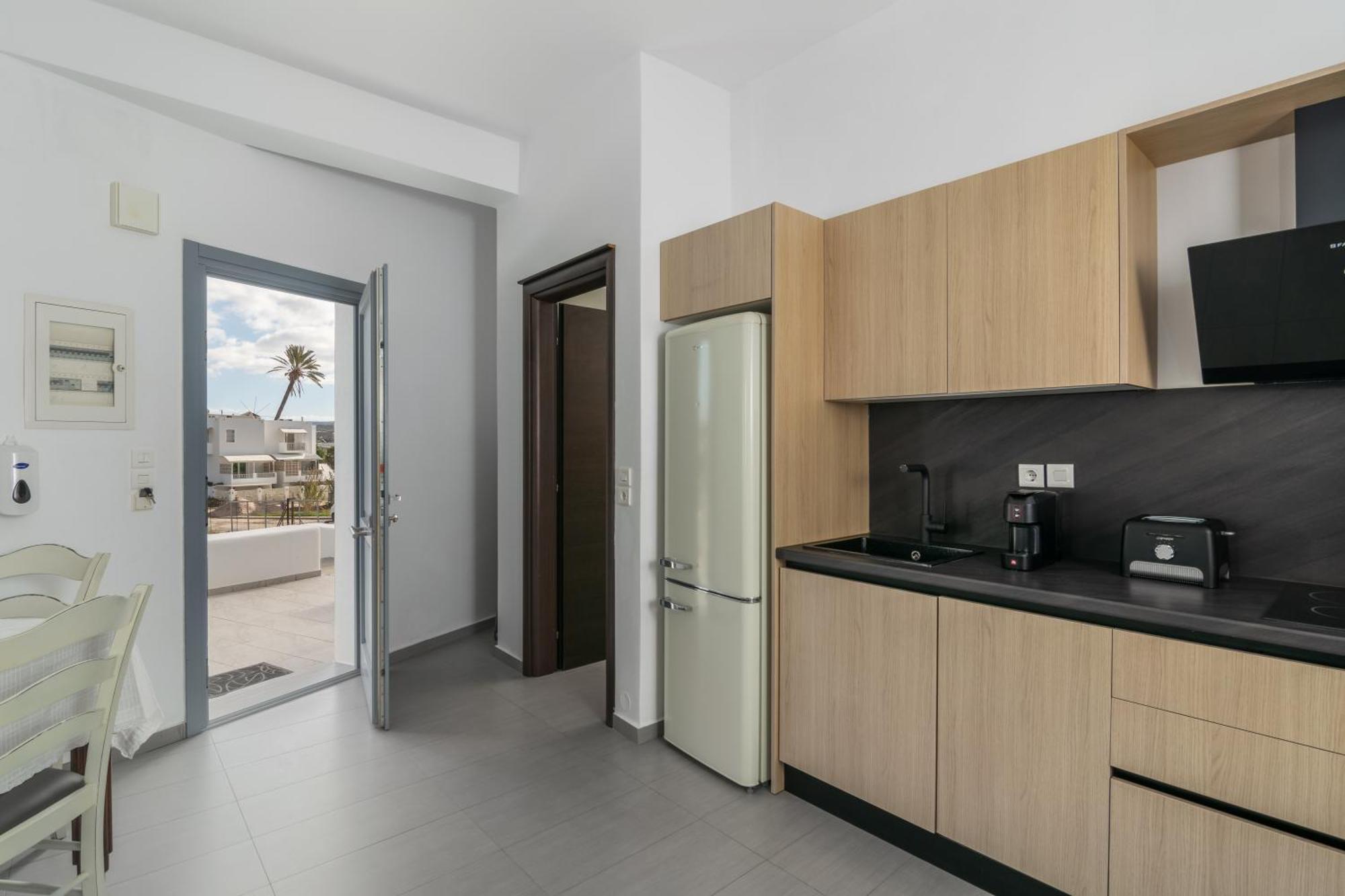 Tsakanos Home Adamantas  Екстериор снимка